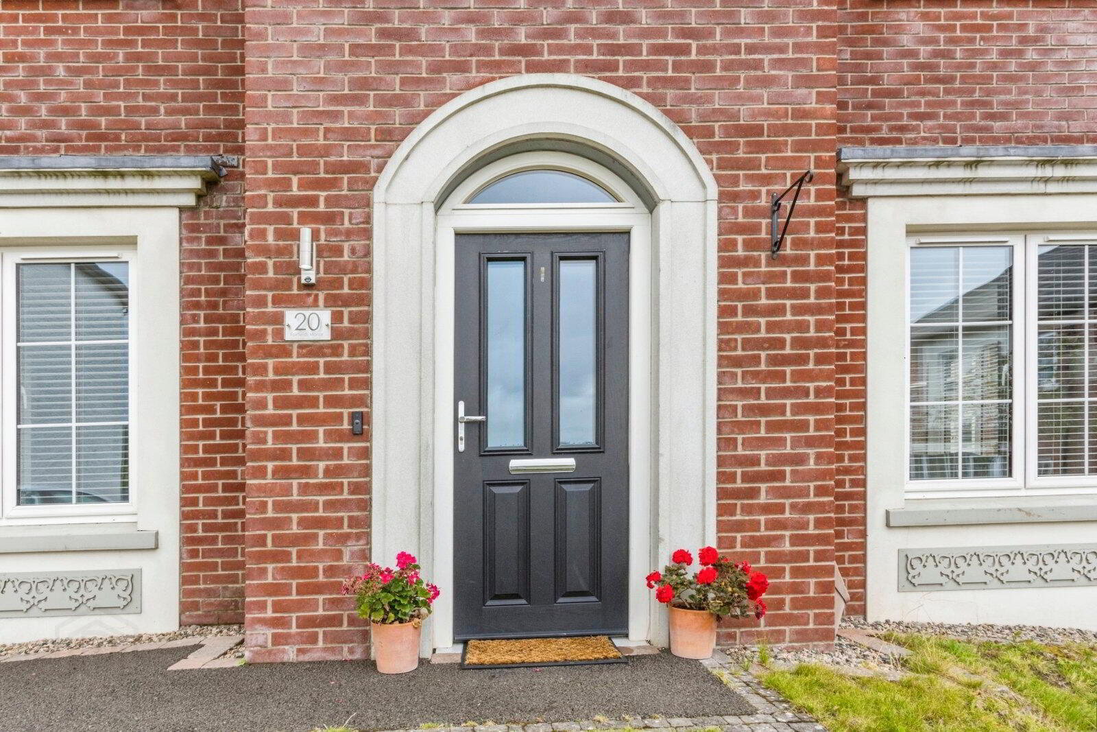 20 Fairfields Manor 2 of 19