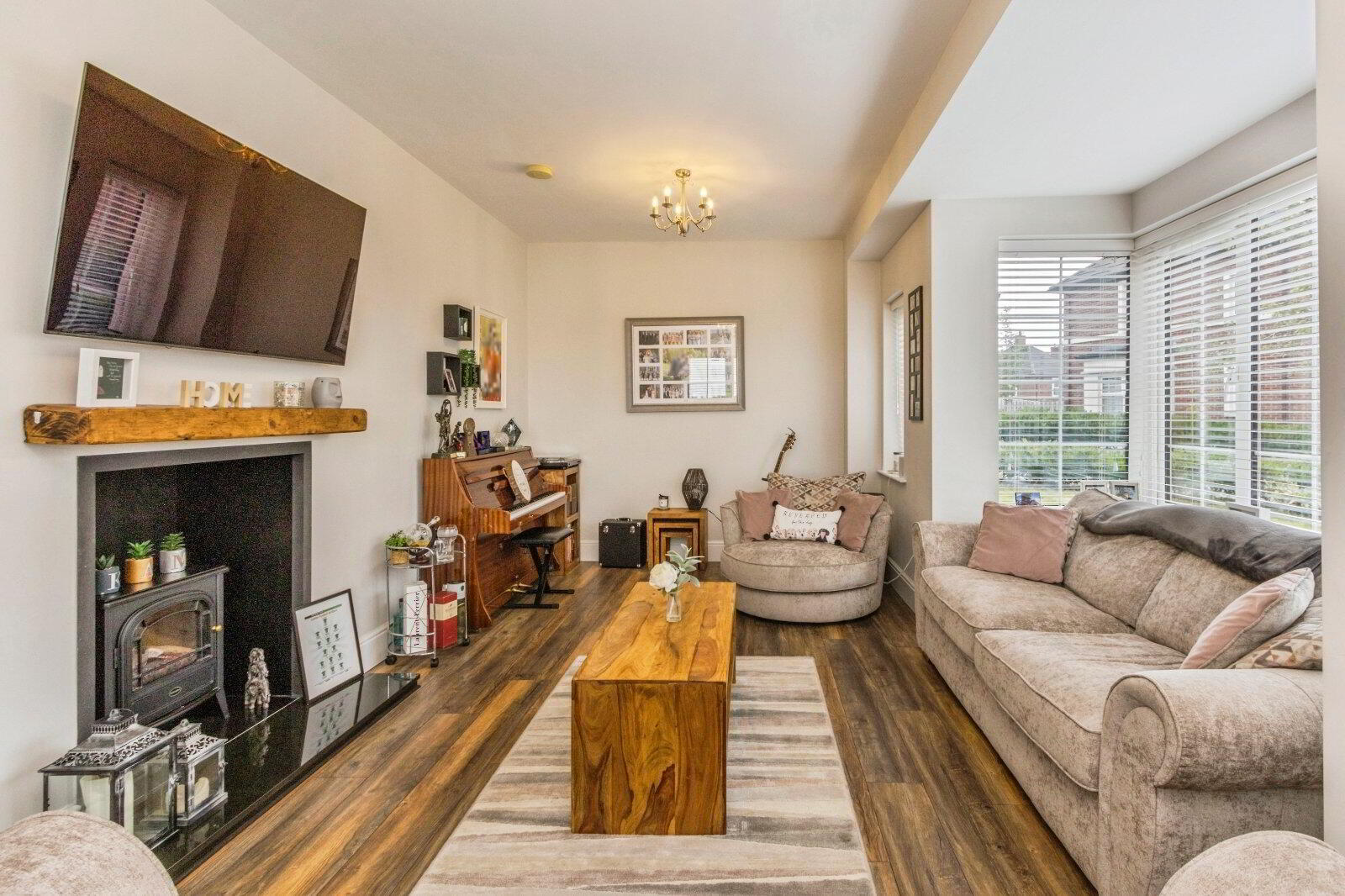 20 Fairfields Manor 4 of 19