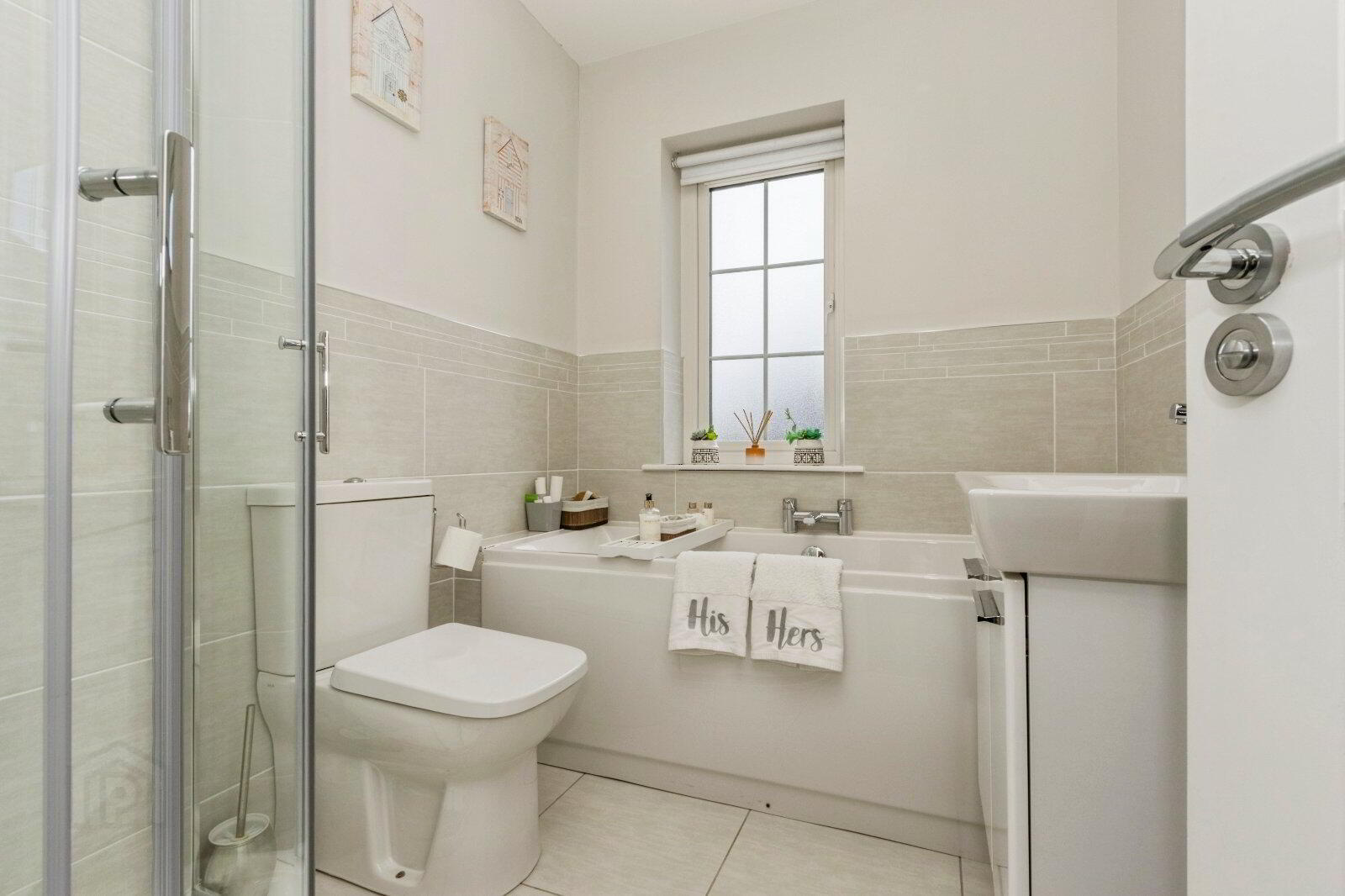 20 Fairfields Manor 16 of 19