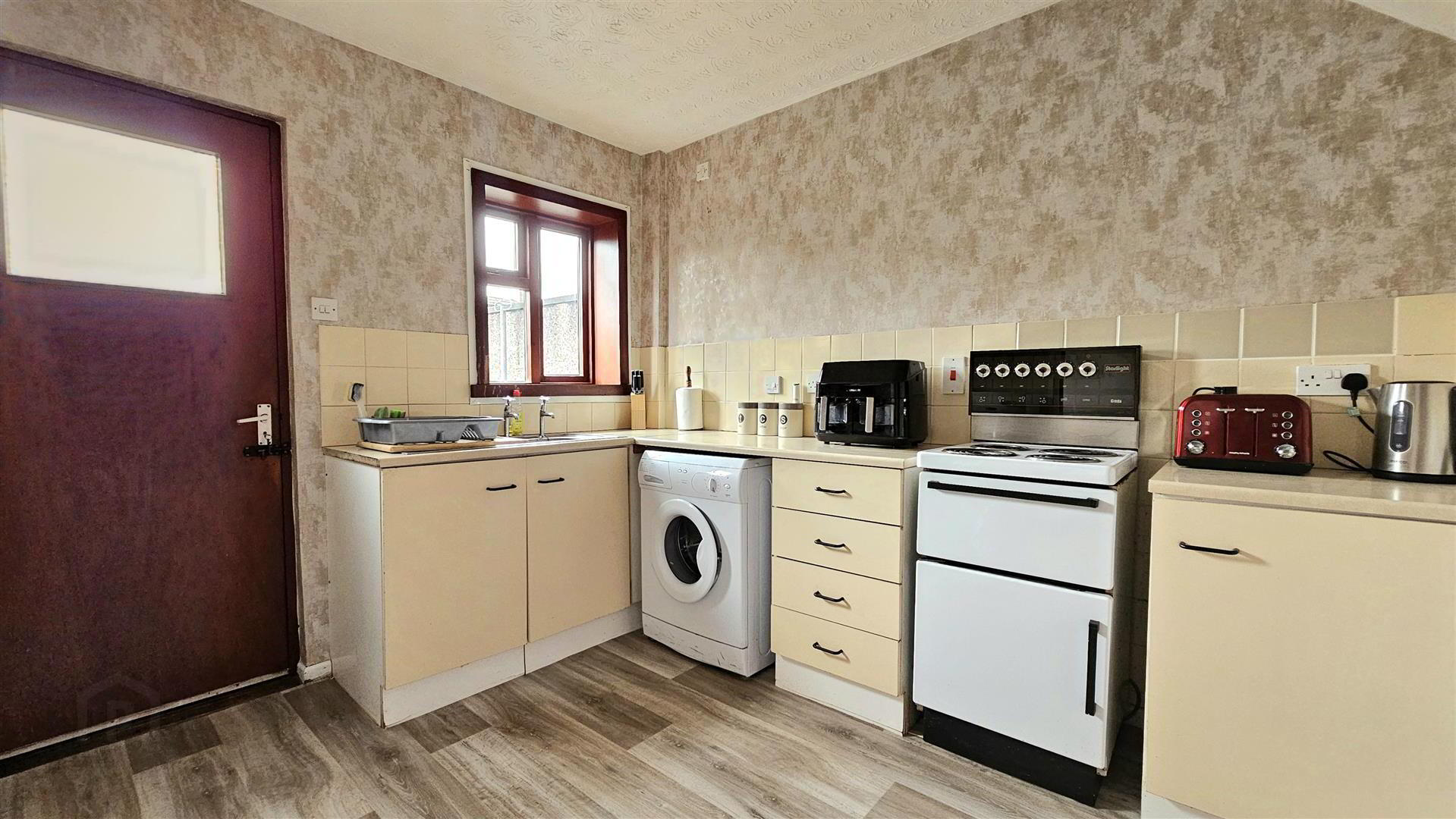 34 Kirkland Square 4 of 10