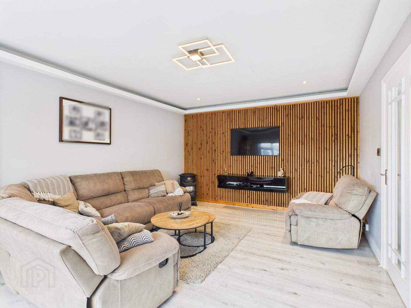 Ashmount 9 of 51