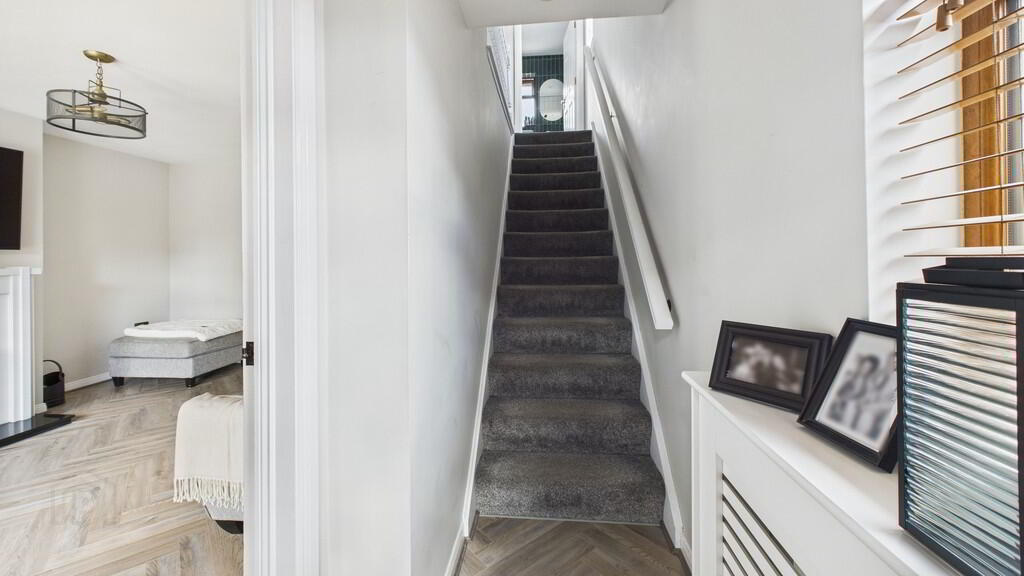 14 Stonebridge Drive 2 of 21