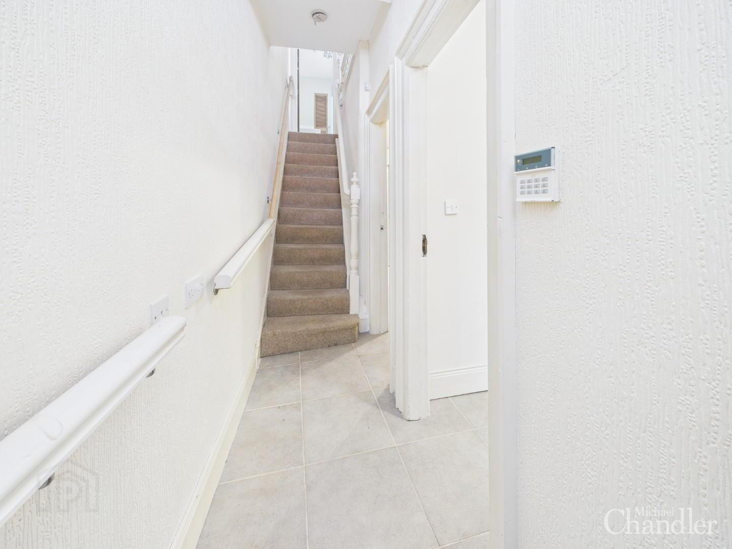 17 Agincourt Street 2 of 12