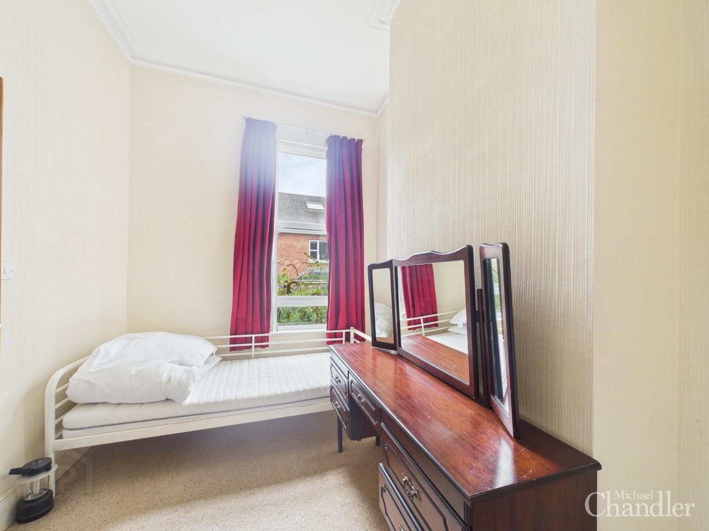 17 Agincourt Street 9 of 12