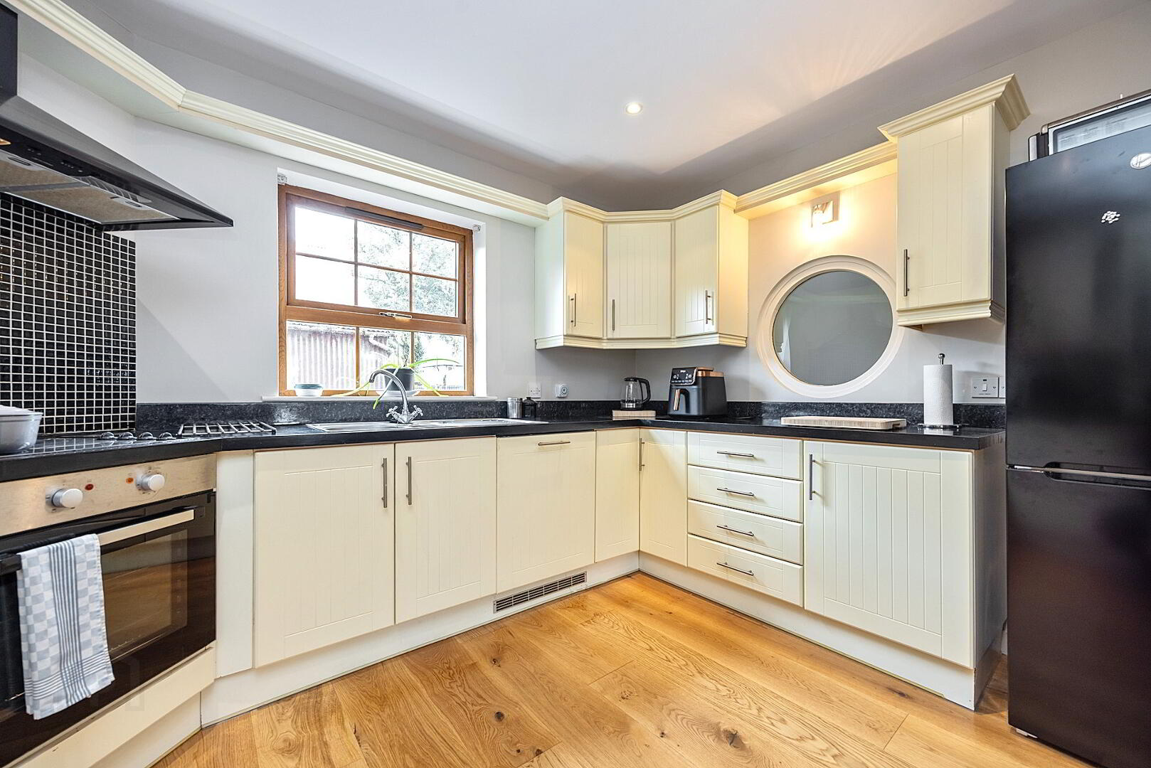1 Mill Mews 15 of 28