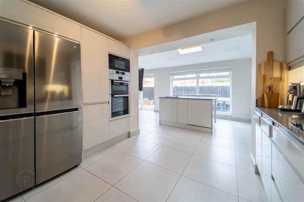 13 Woodford Grange 5 of 25