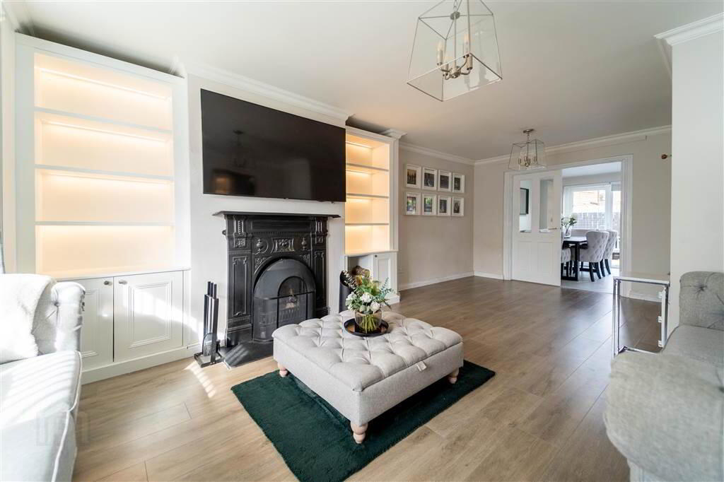 13 Woodford Grange 2 of 25