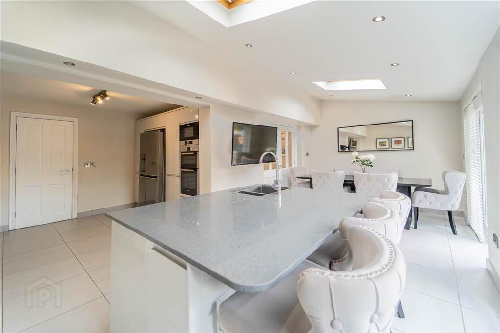 13 Woodford Grange 6 of 25