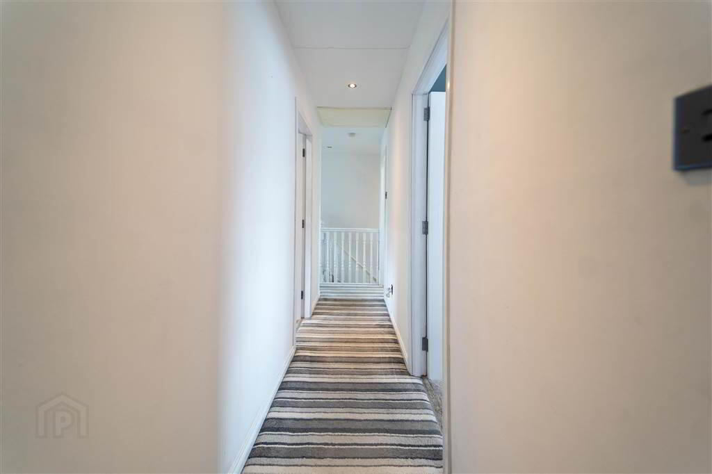 13 Woodford Grange 10 of 25