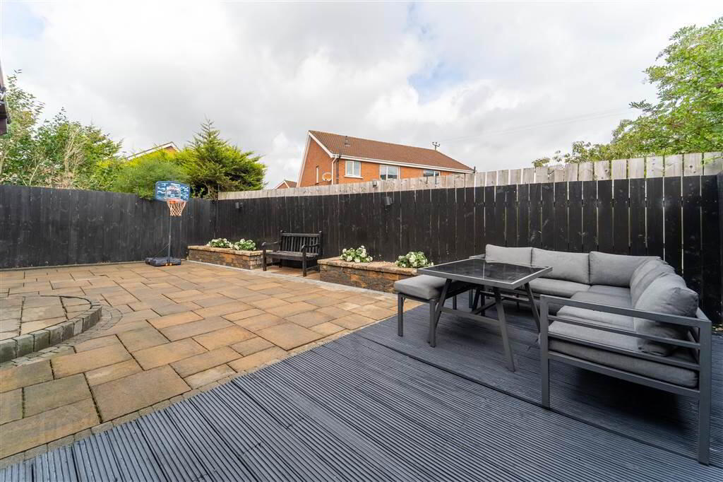 13 Woodford Grange 21 of 25