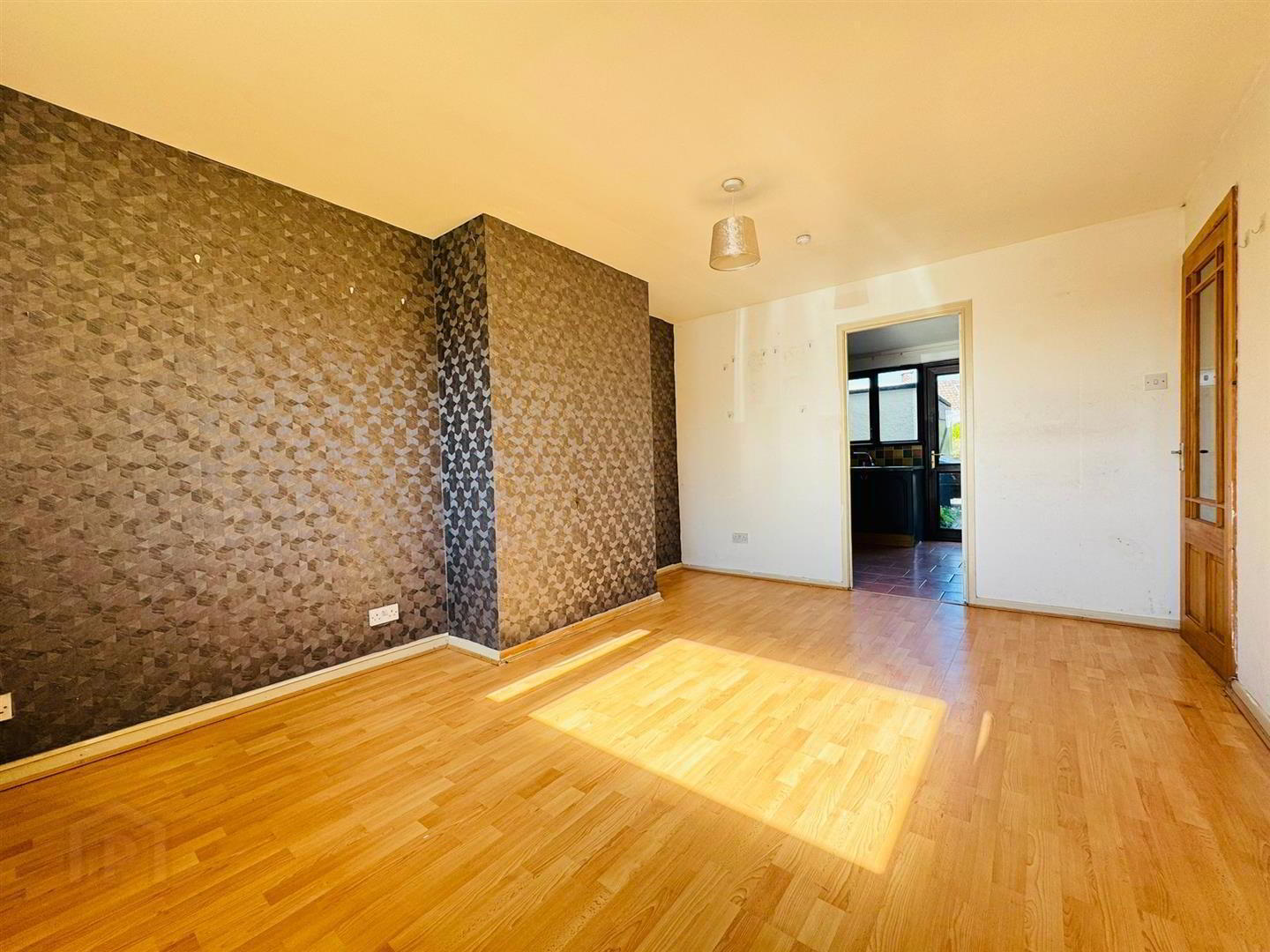 property description image