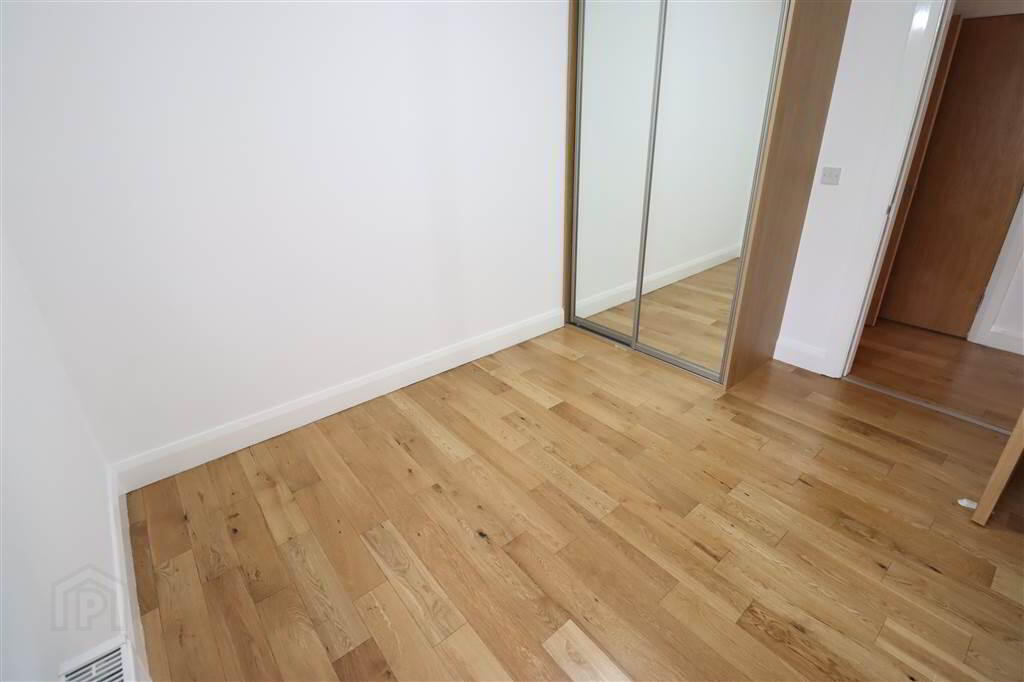 Apt 4, 58 Old Dundonald Road 6 of 10