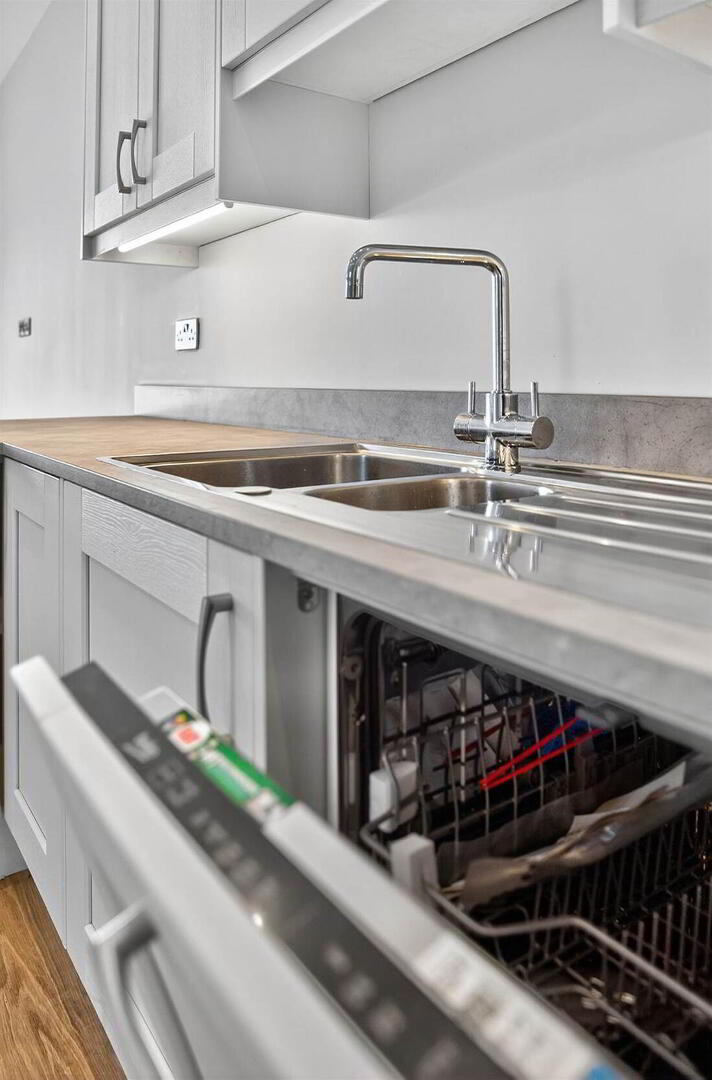 Blackrock Apartments, 46b Dhu Varren 17 of 36