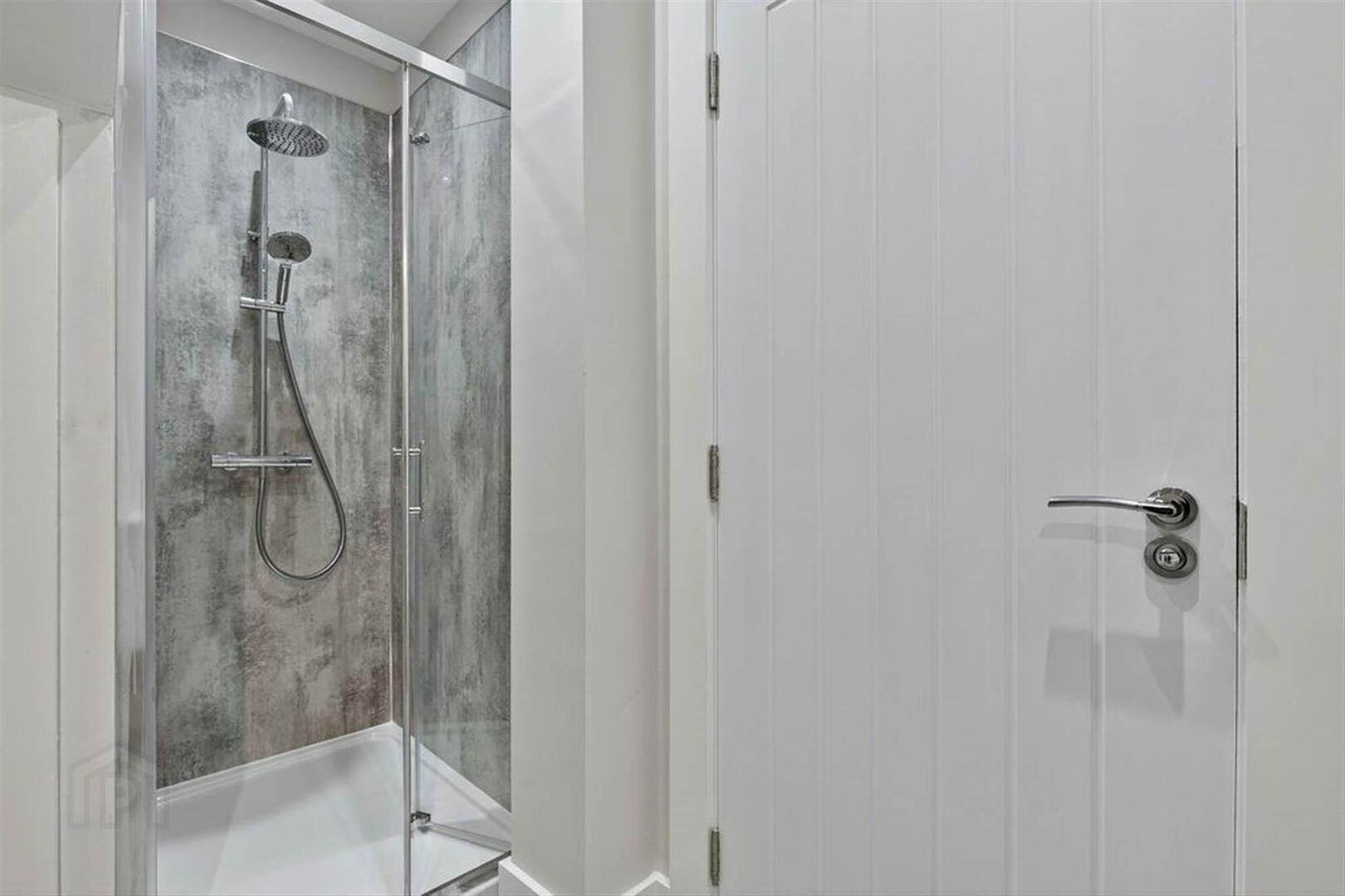 Blackrock Apartments, 46b Dhu Varren 24 of 36