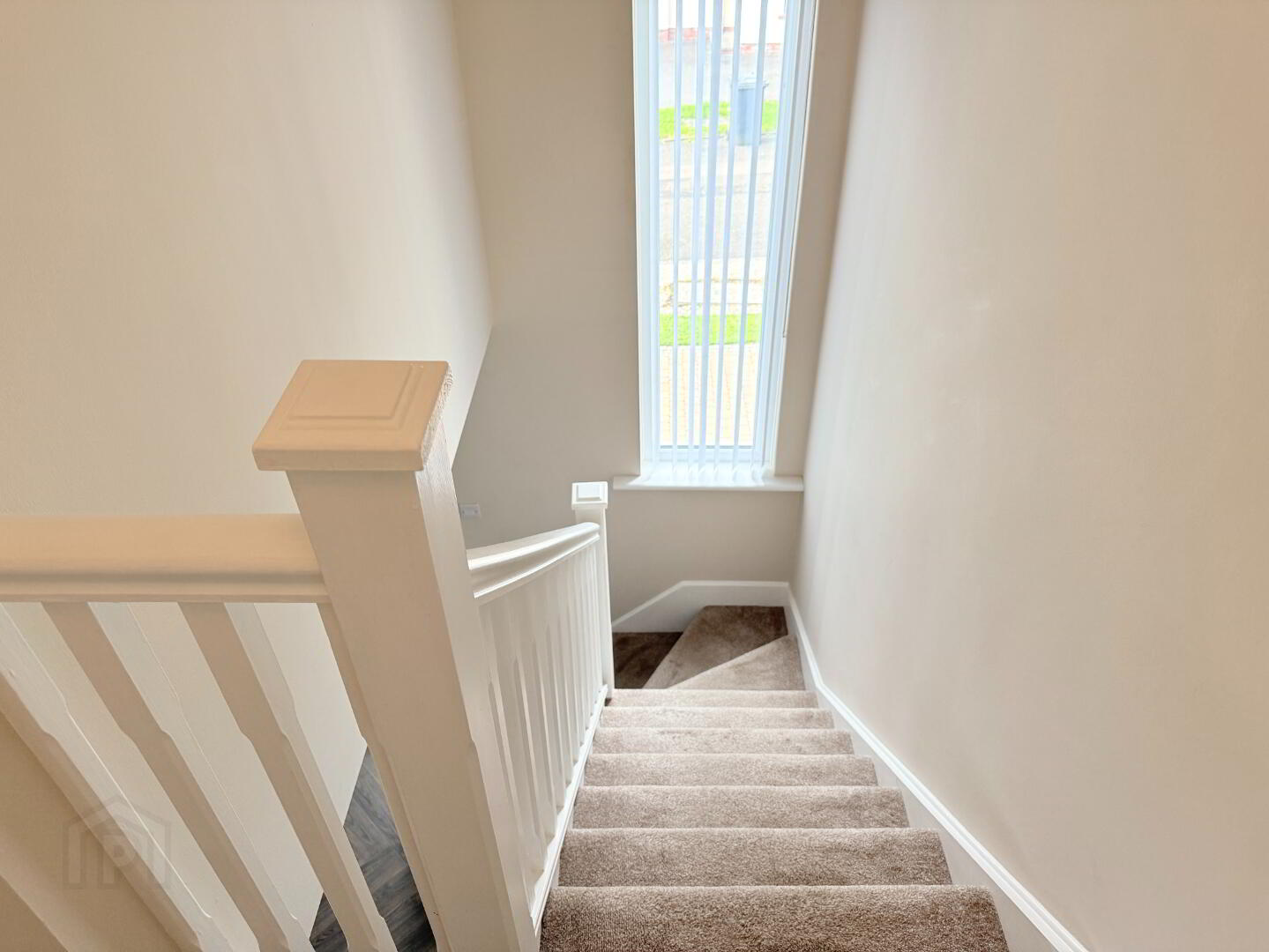 17 Manor Mews 26 of 30