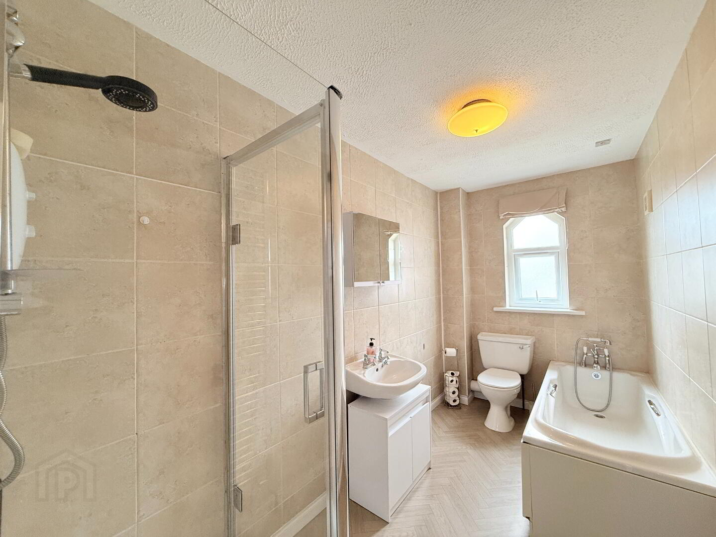 17 Manor Mews 21 of 30