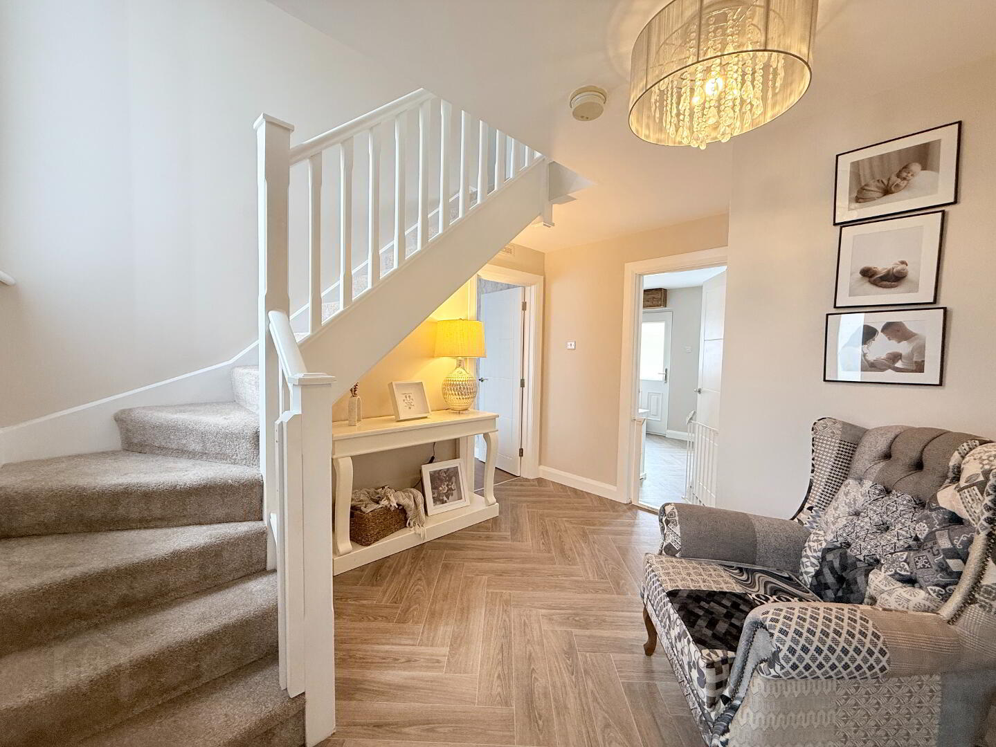 17 Manor Mews 16 of 30