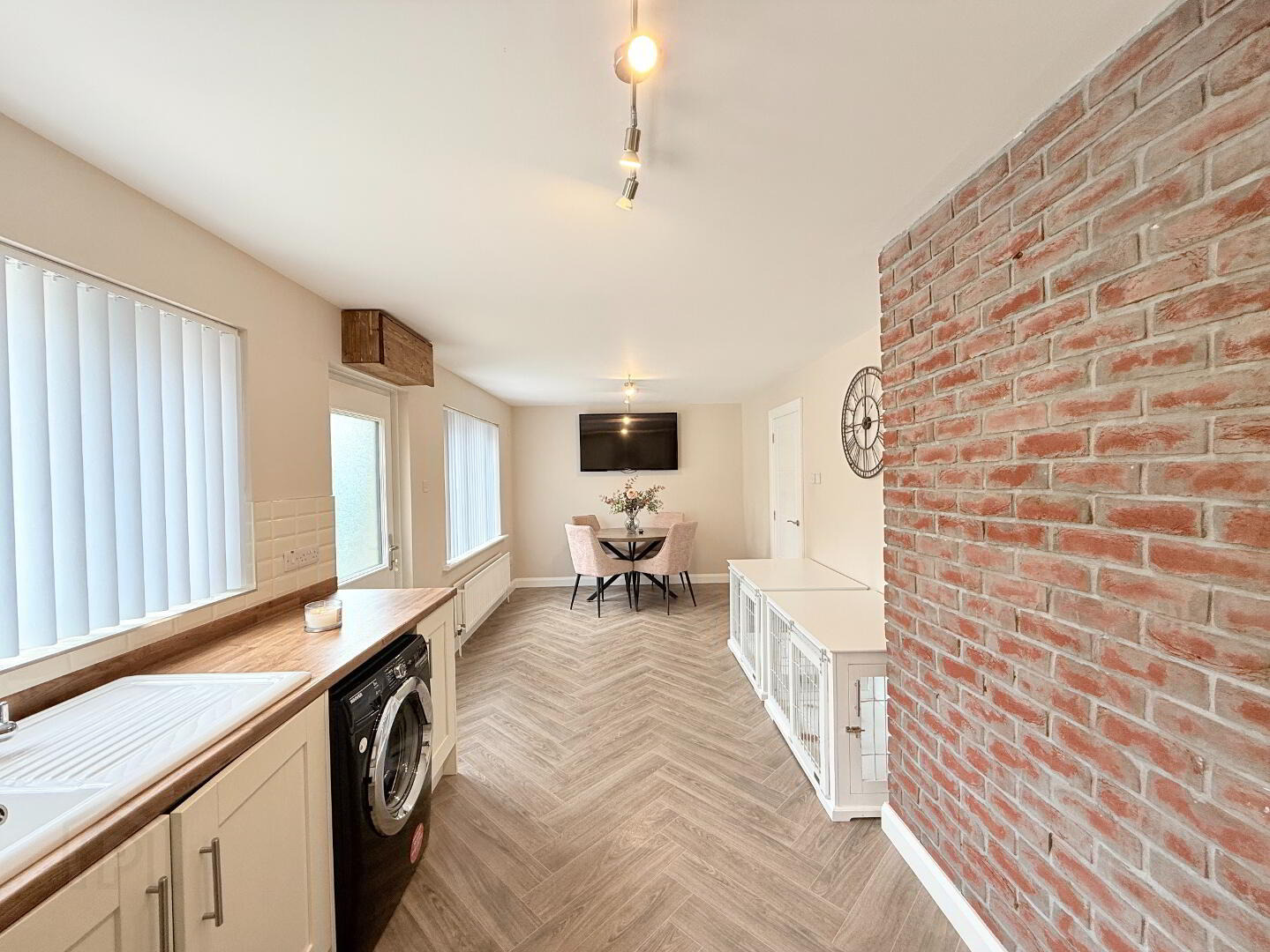 17 Manor Mews 12 of 30