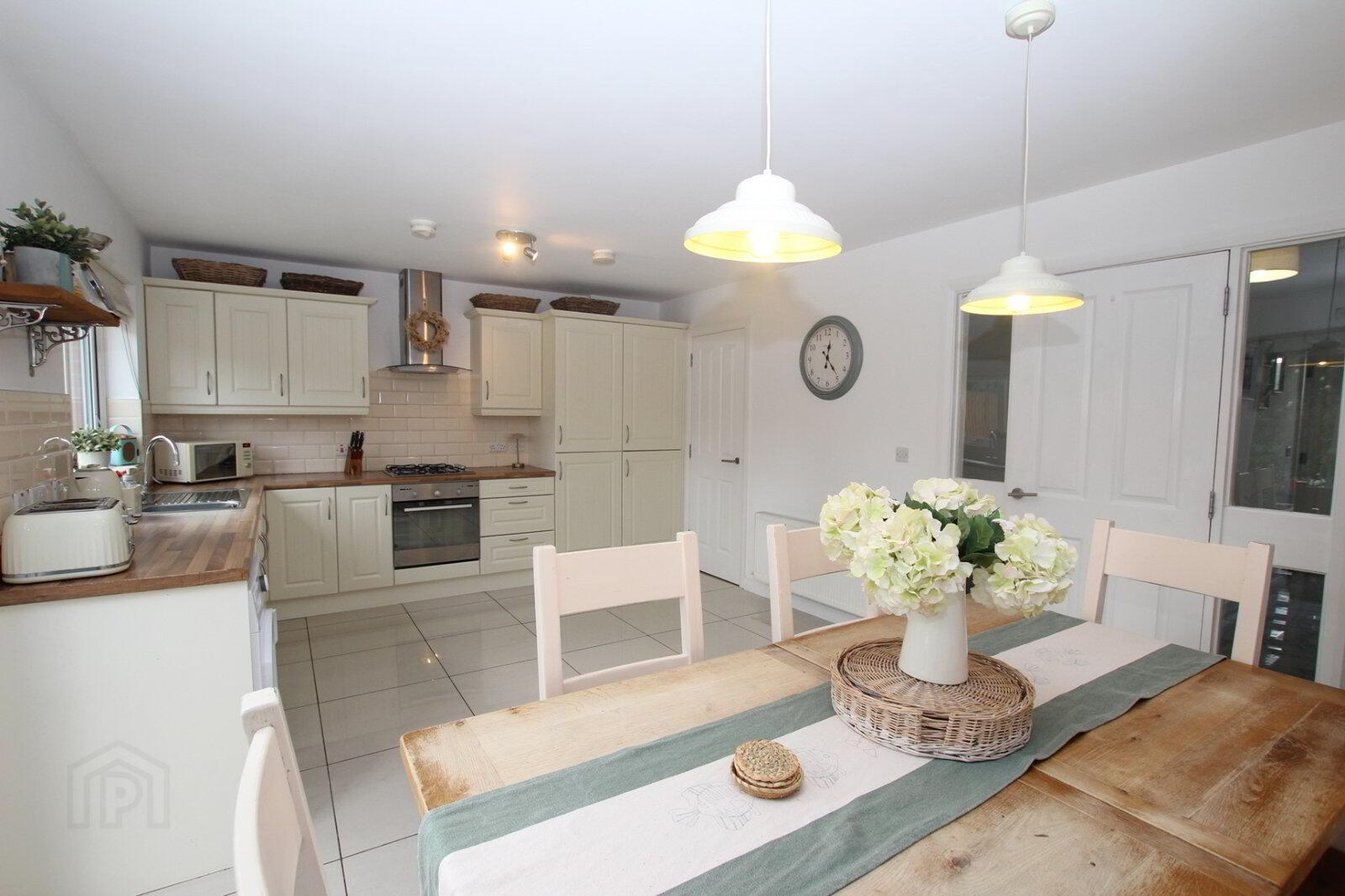 21 Cashelton Manor 6 of 18