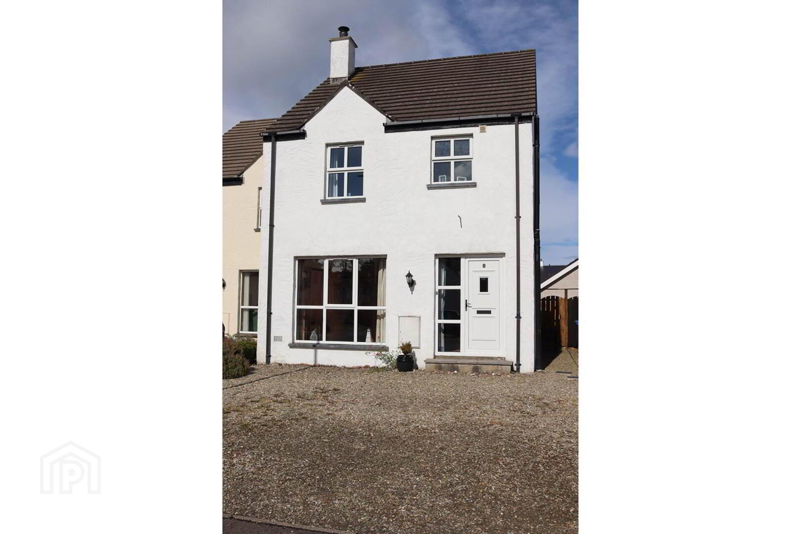 8 Strand Cottages 1 of 15