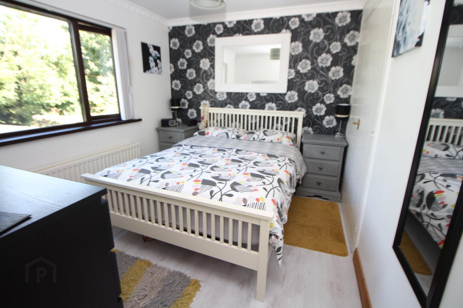 18 Leicester Park 6 of 11