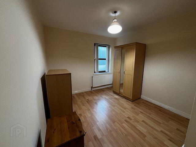 Apt, 3 Harbourview House 5 of 6