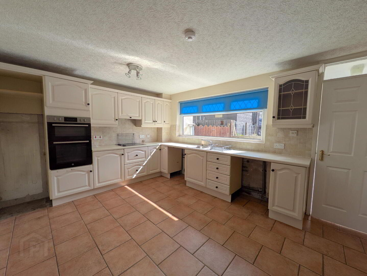 26 Hillhead Drive 3 of 9