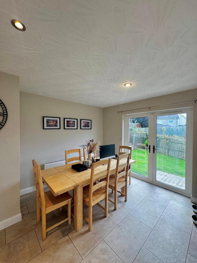 10 Castlehill Crescent 6 of 22