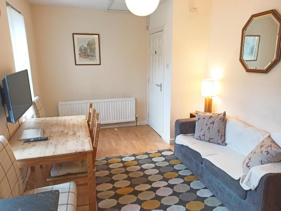 One Double Bedroom Available, 8 Cromwell Road 4 of 7