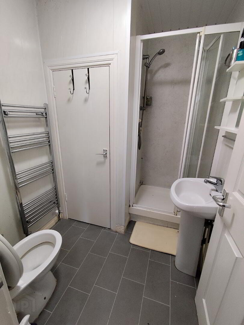 One Double Bedroom Available, 8 Cromwell Road 6 of 6