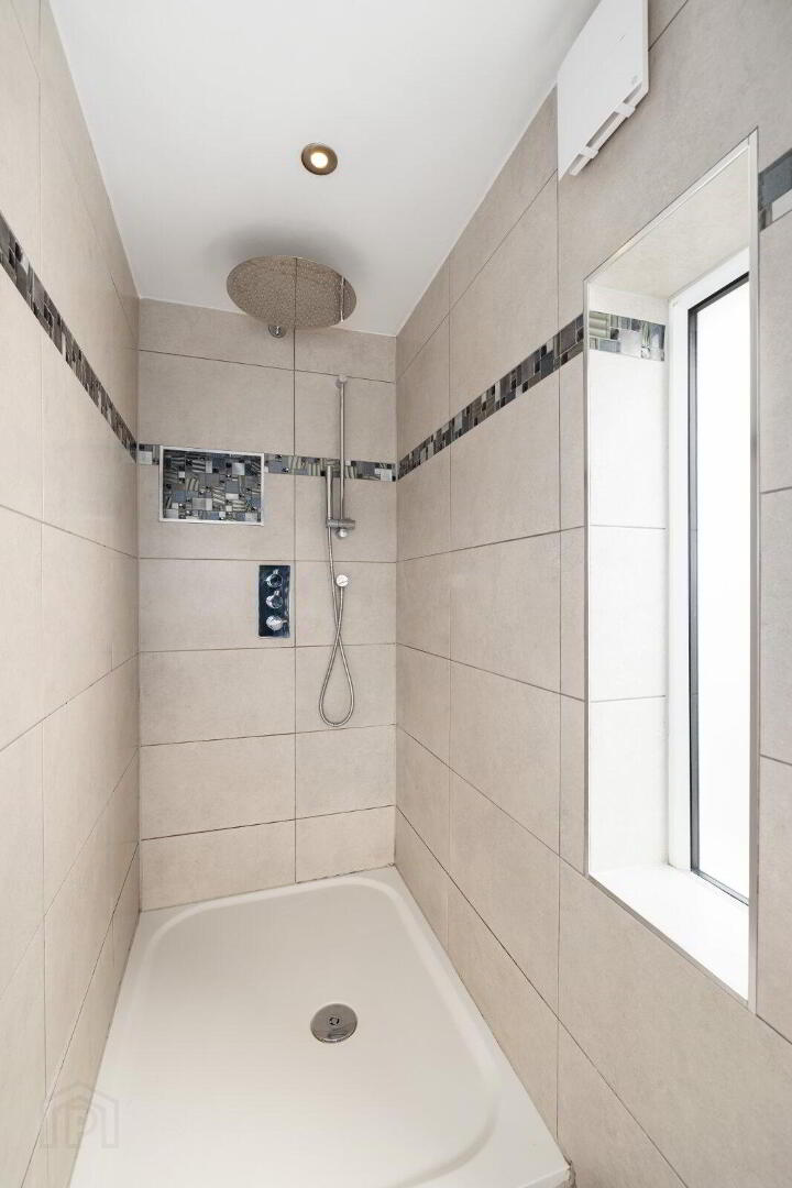 1 Woodlands Road 16 of 22