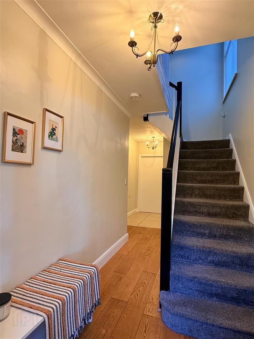 1 Alexandra Gardens 5 of 39