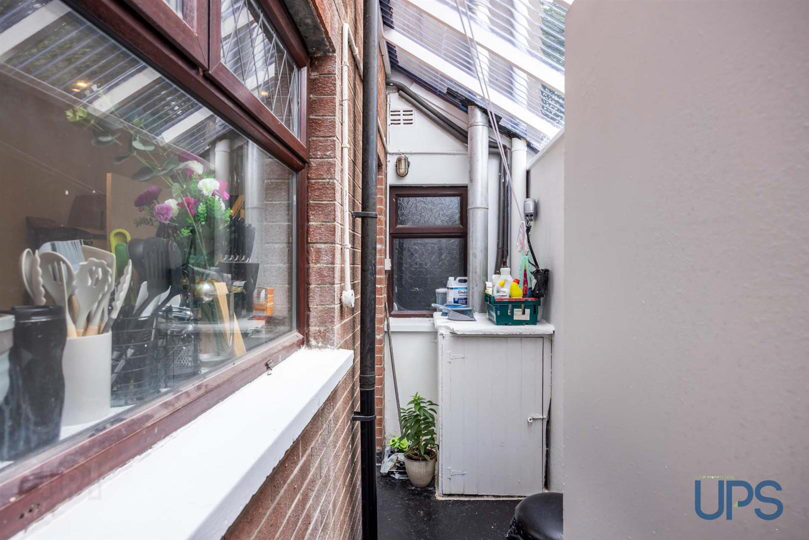 69 Rockdale Street 17 of 24