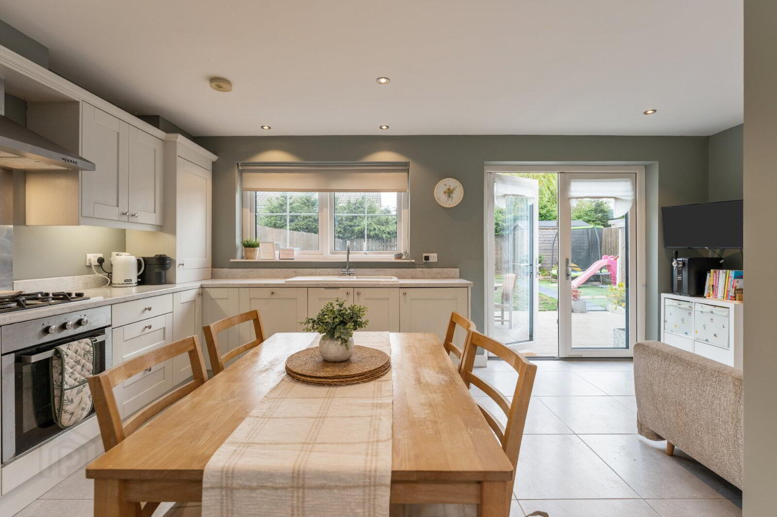 40 Ballyhenry Manor 11 of 33