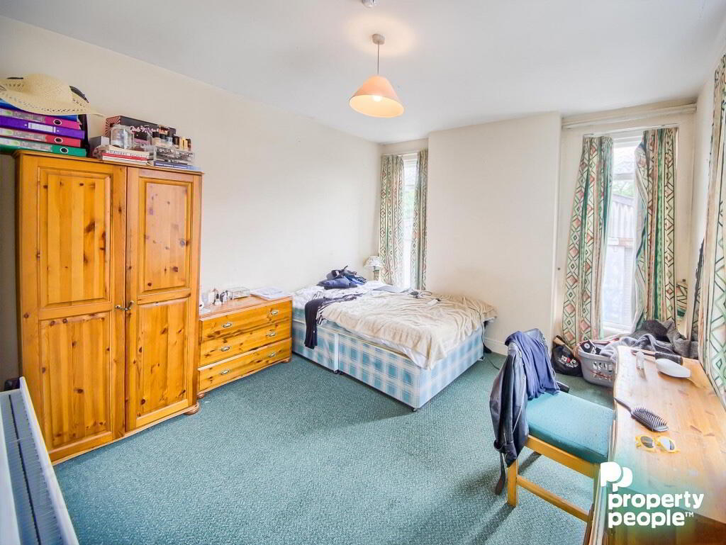 Flat 2, 19 Rugby Road 5 of 7