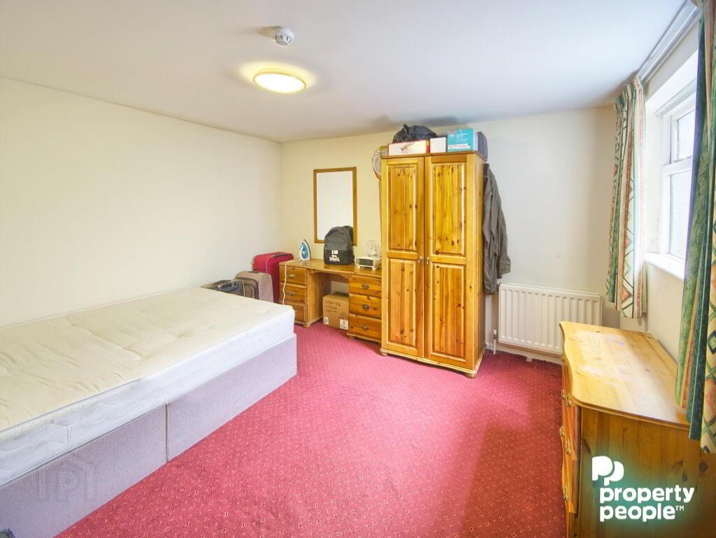 Flat 1, 19 Rugby Road 4 of 12