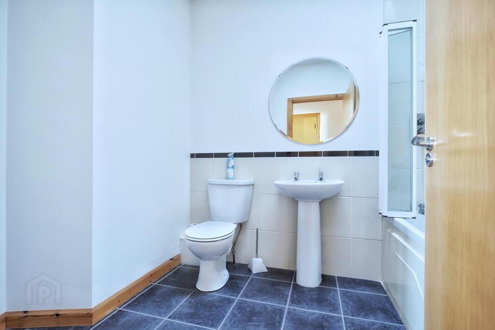 52g Shaftesbury Road 10 of 18