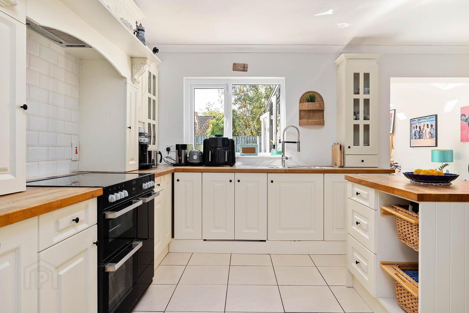 183 Woodview 2 of 29
