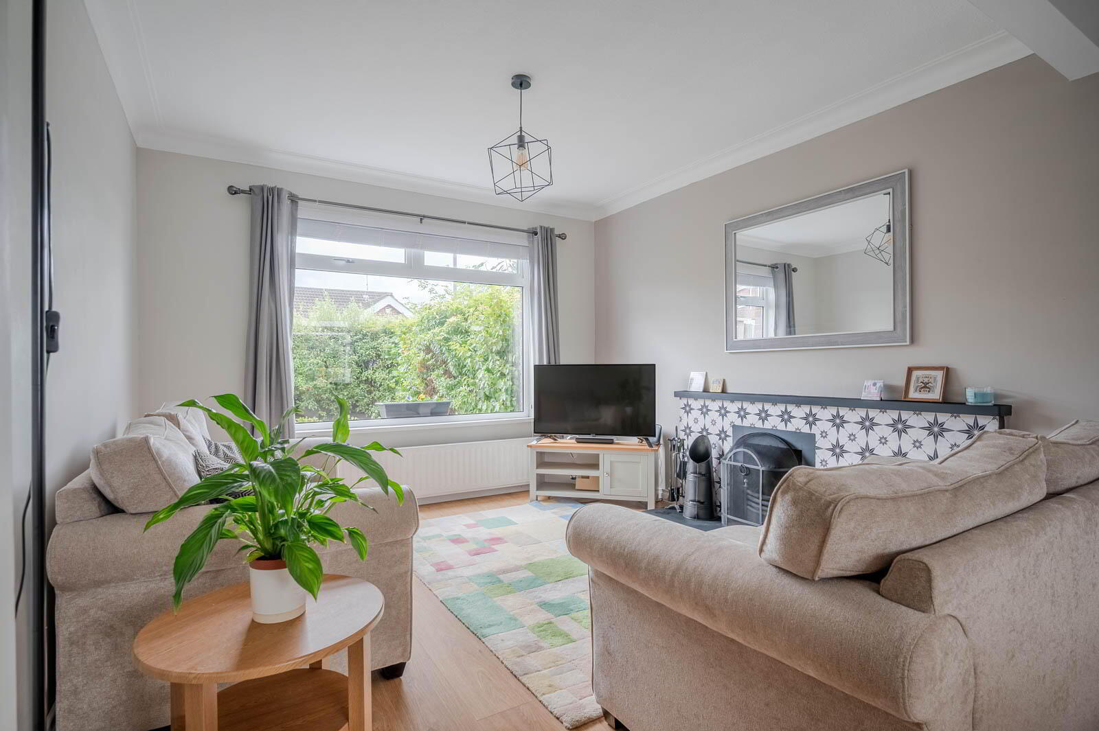 8 Glenholm Crescent 7 of 27
