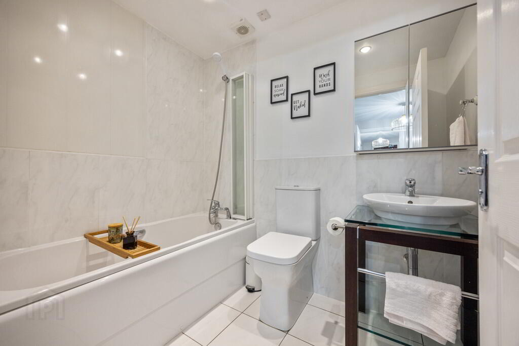 11 River House, 21 The Boulevard 16 of 20