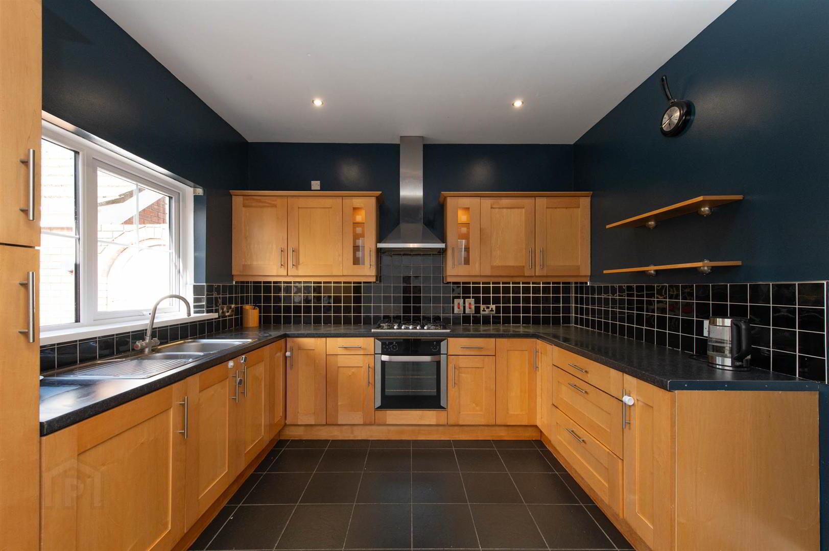 1 Demesne Avenue 7 of 34