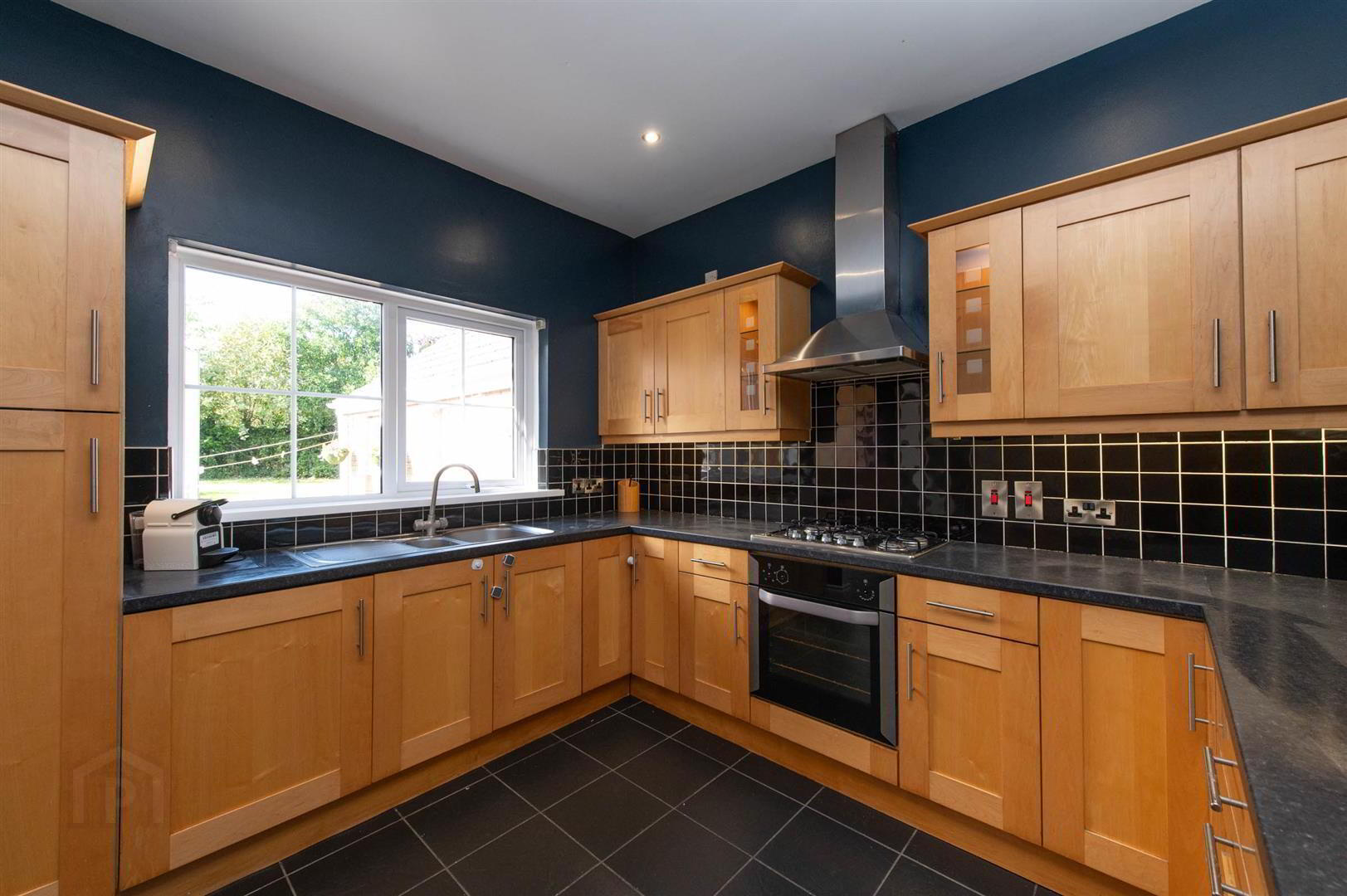 1 Demesne Avenue 9 of 34