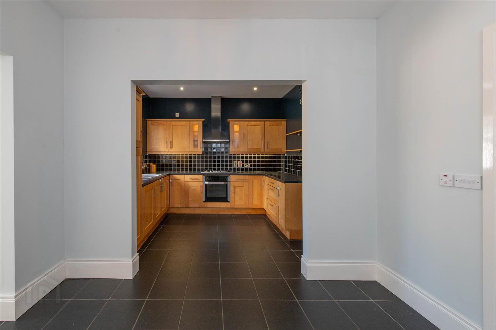 1 Demesne Avenue 12 of 34