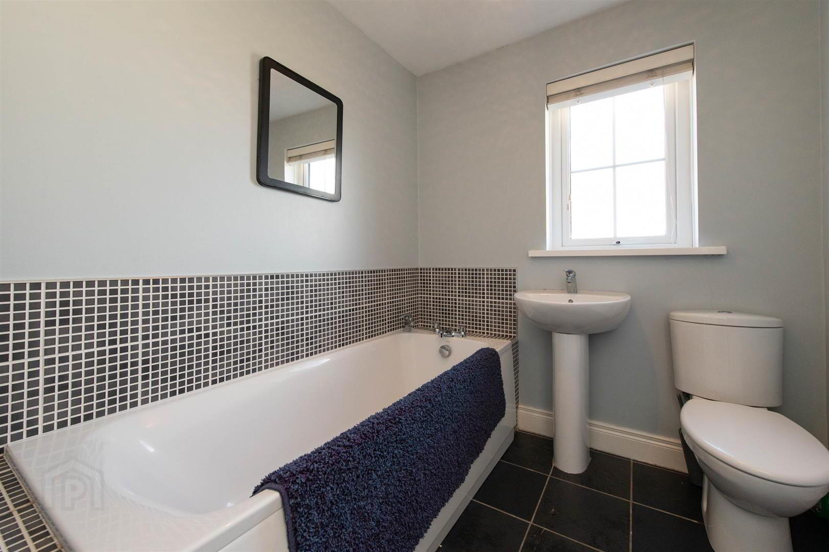 1 Demesne Avenue 22 of 34