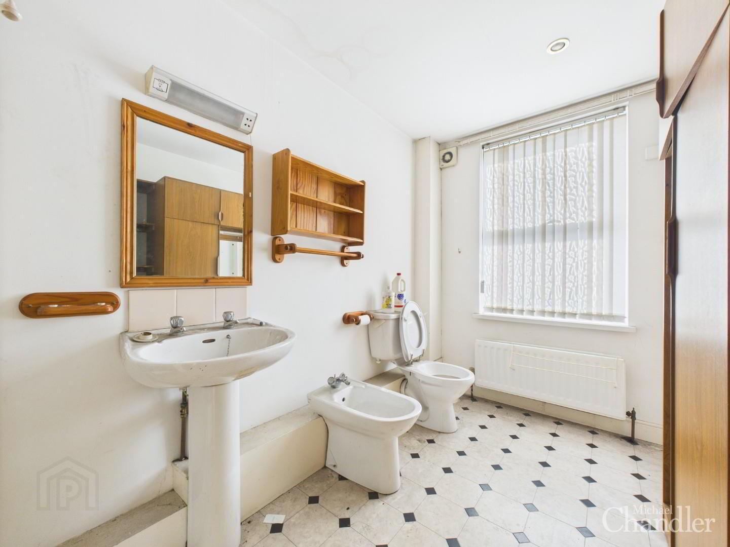 70 Downshire Road 12 of 24