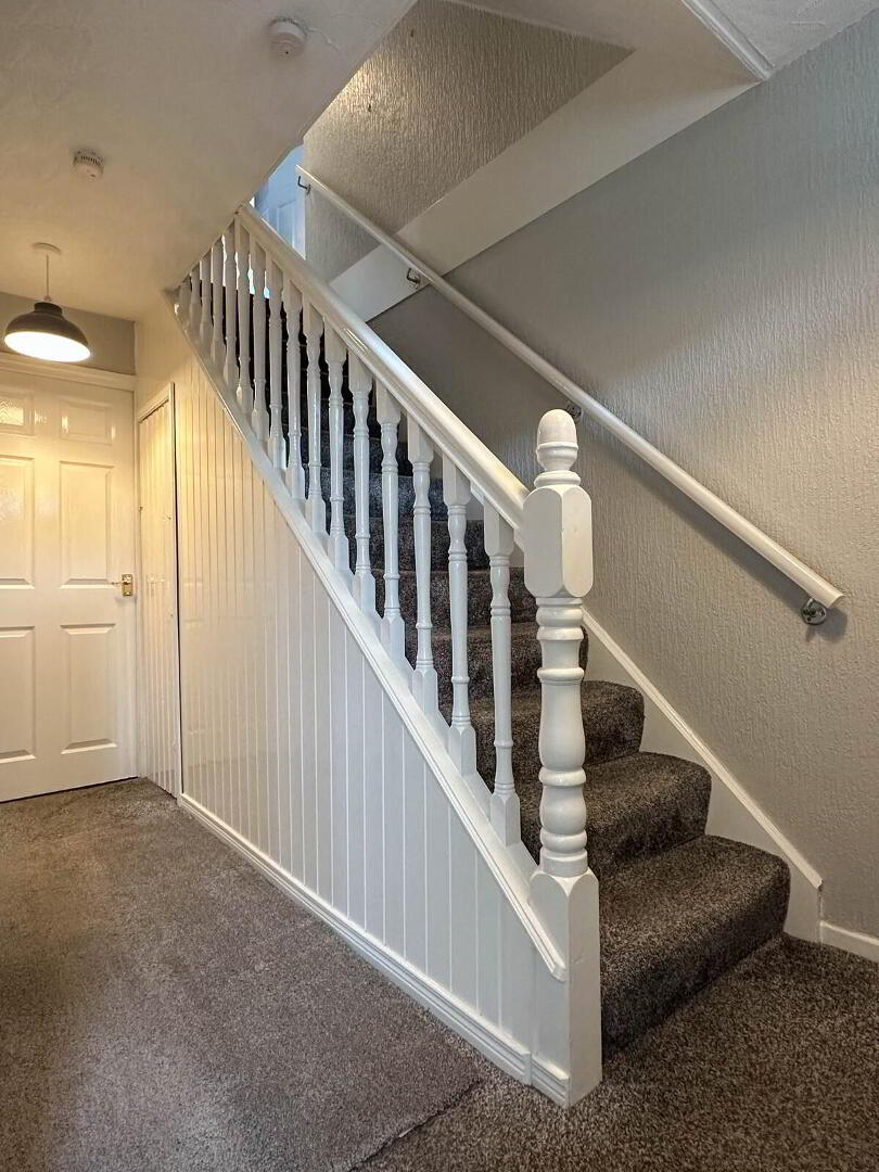 8 Redthorn Court 3 of 37