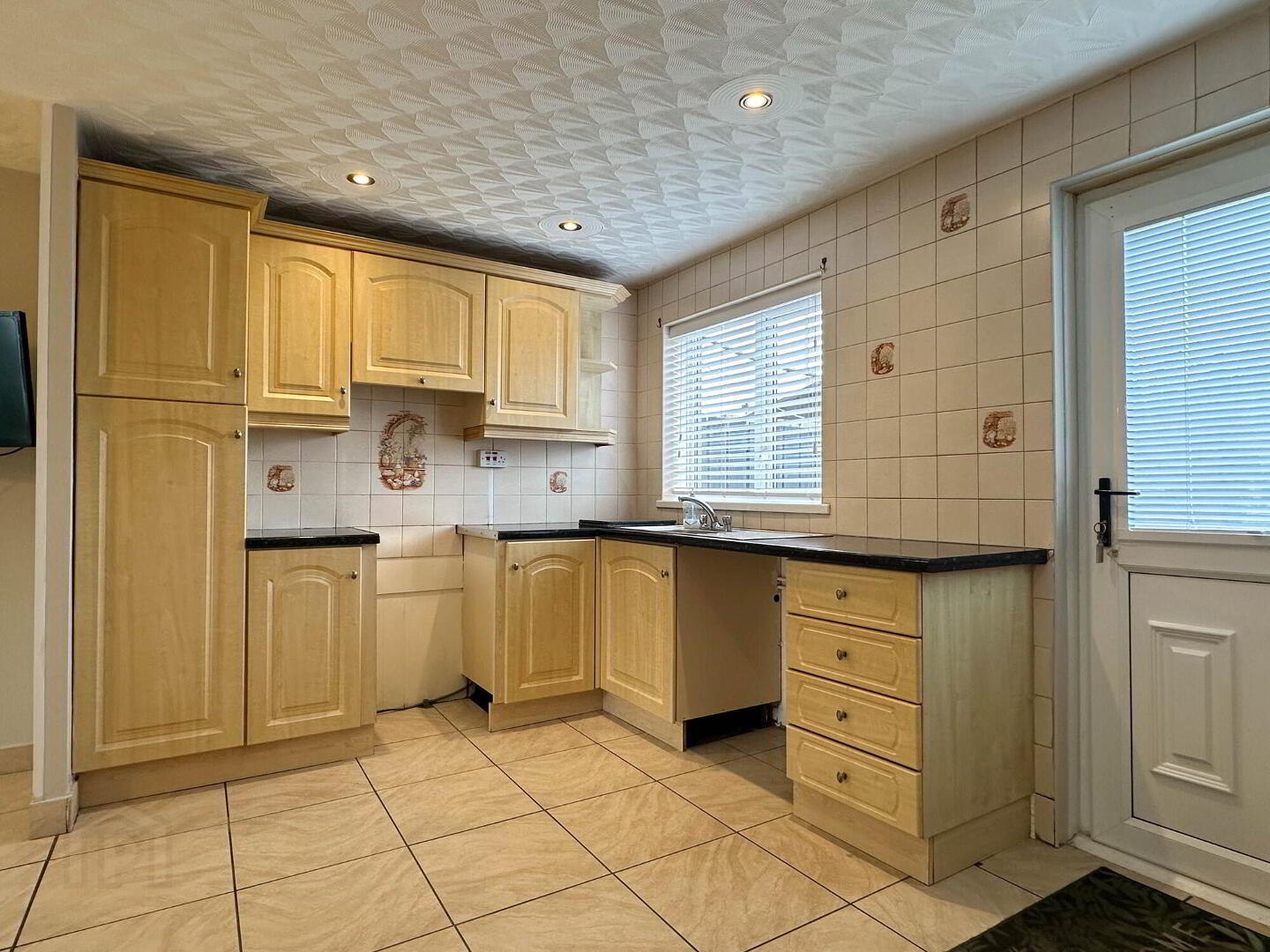 8 Redthorn Court 7 of 37