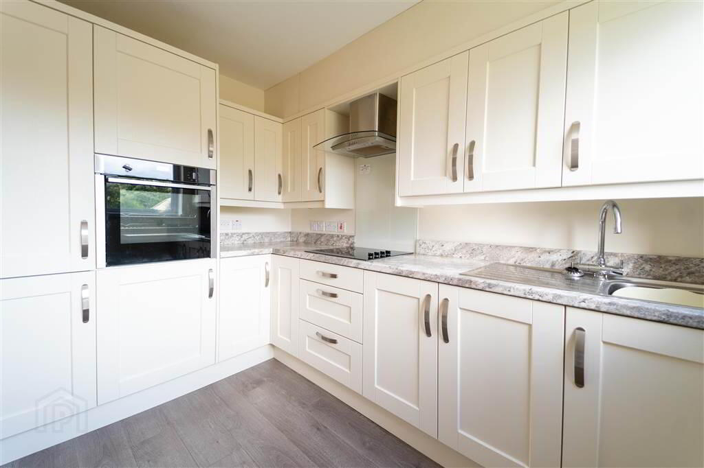 6 Ballyholme Court 8 of 13