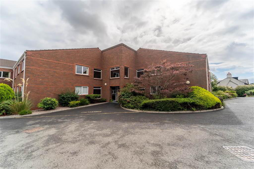 6 Ballyholme Court 2 of 13