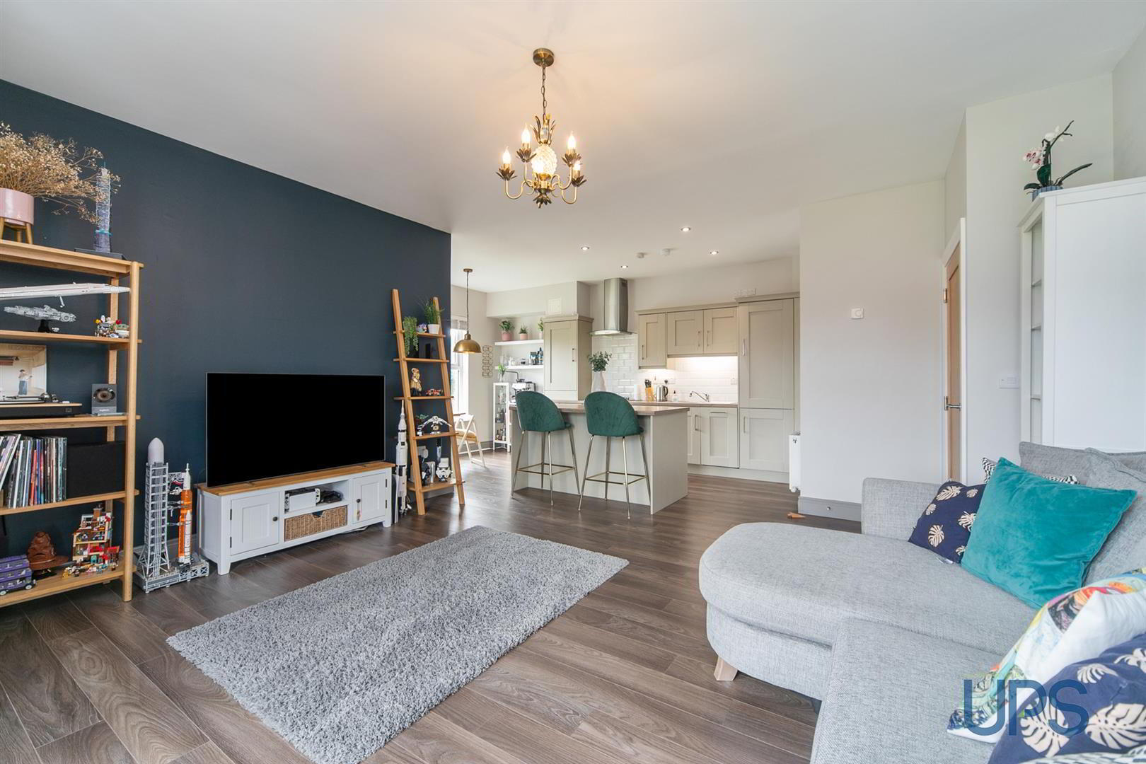 Apartment 8 2 Eaton Park 4 of 28